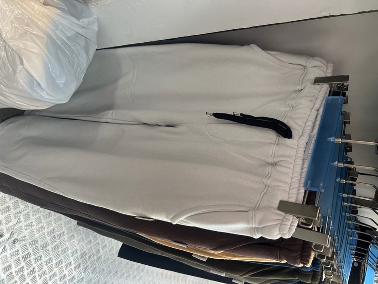 new collection شلوار بگ پارچه دورس ۸رنگ ۳سایز L. Xl. Xxl با ضمانت دوخت و پارچه وشست ثبت سفارش: شماره تماس ا ۰۹۱۲۵۹۰۴۷۶۱